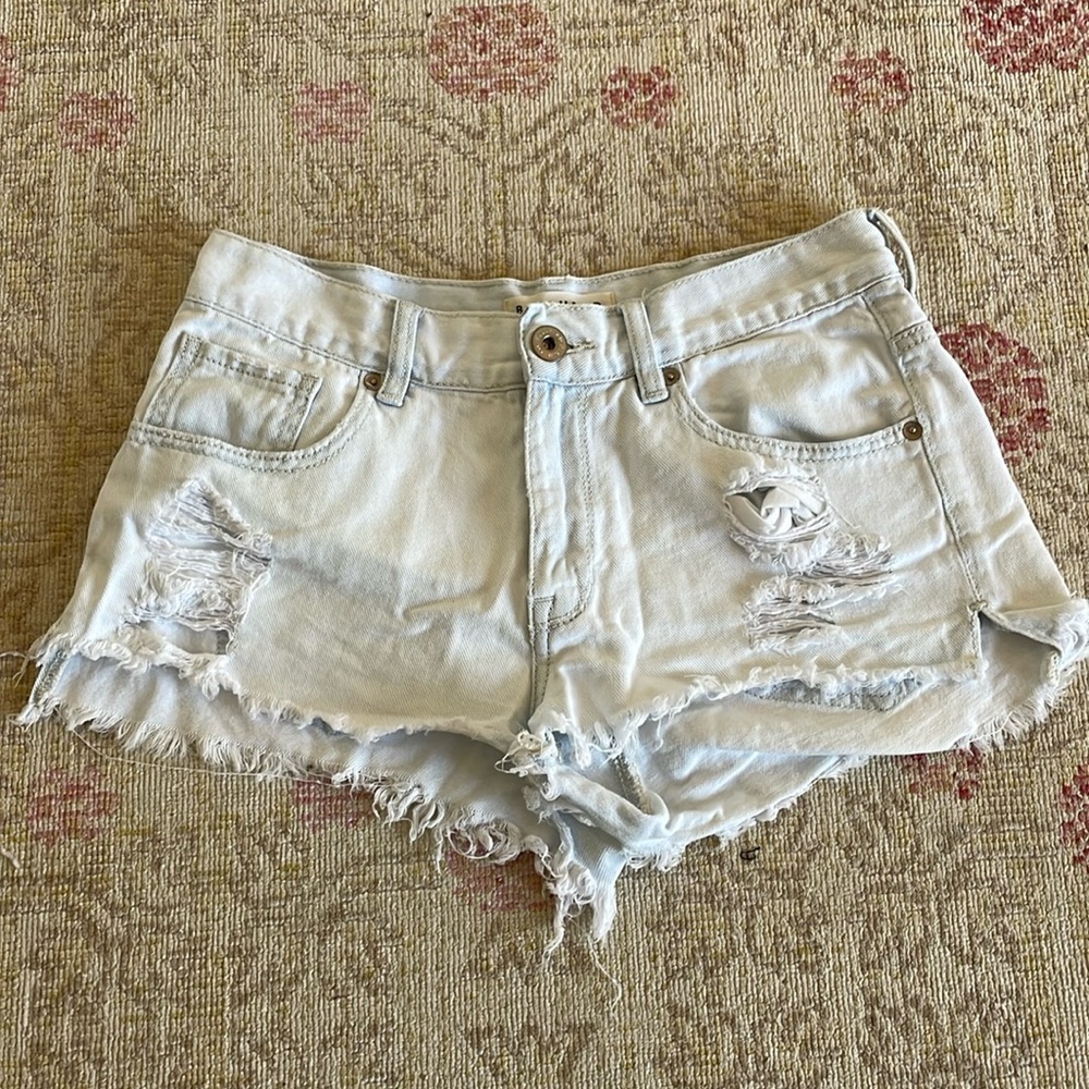 Bullhead white wash denim shorts
